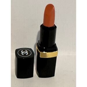 Chanel mini Creme Lipstick Lola 87